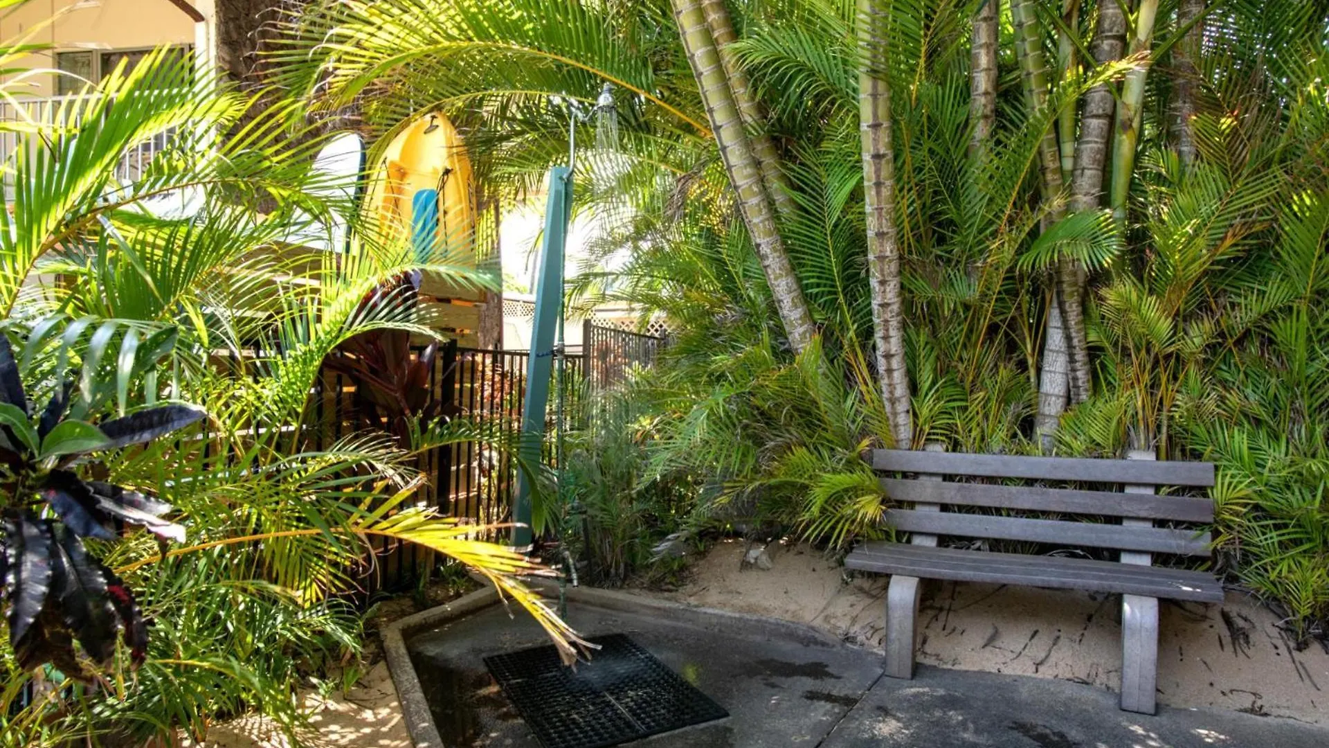 Apartment Kbm Resorts: Oceanfront Napili Bay Villa with Turtle Views Kahana United States